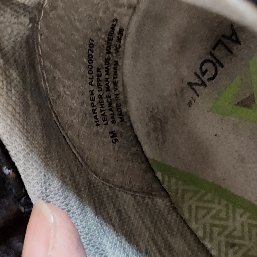 Align Sneakers - Picture 5 of 5